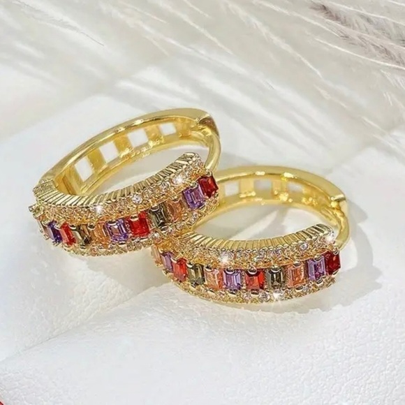 LA Design Jewelry - 💖 Hoop Earrings 💖
